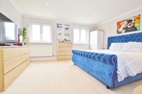 11 Lacewing Close, London, E13 8AD