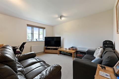 2 bedroom flat for sale, Avian Avenue, Frogmore AL2