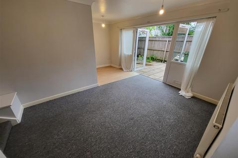 2 bedroom apartment to rent, Chestnut Road, Bristol BS16