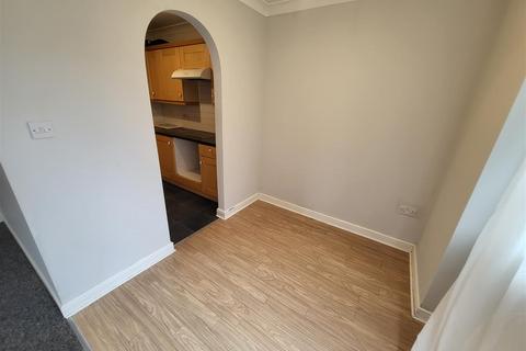 2 bedroom apartment to rent, Chestnut Road, Bristol BS16