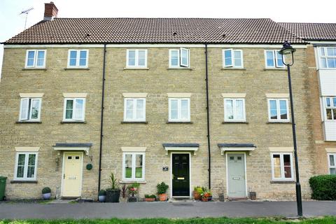 3 bedroom terraced house for sale, Grouse Road, Calne