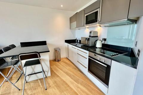 Studio to rent, Candle House, 1 Wharf Approach, Leeds