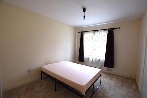 2 bedroom flat to rent, Kershaw Road, Dagenham