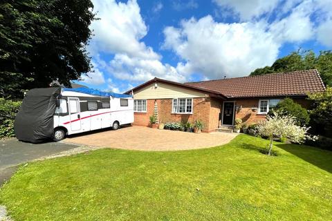 2 bedroom detached bungalow for sale, Beckwith, Platt Bridge, Wigan