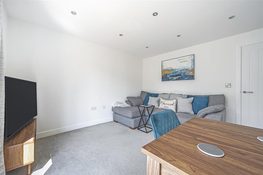 Sitting/Dining Room