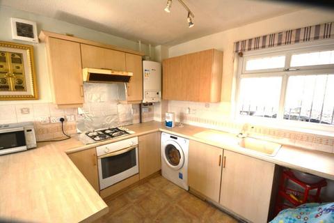 3 bedroom detached house to rent, Silverlea Drive, Manchester