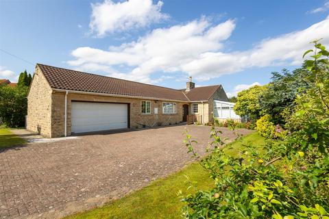 4 bedroom detached bungalow for sale, Great North Road, Leeds LS25