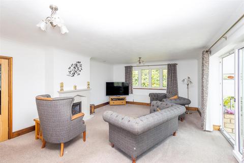 4 bedroom detached bungalow for sale, Great North Road, Leeds LS25