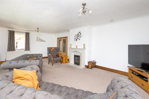 4 bedroom detached bungalow for sale, Great North Road, Leeds LS25