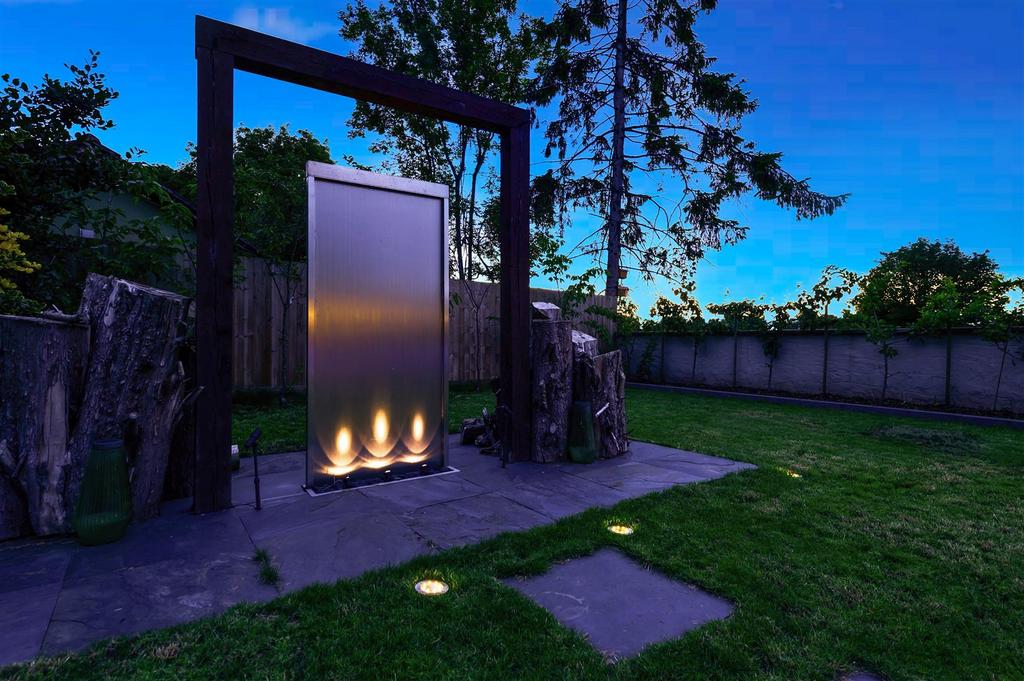 The Gables, Ashgrove Ave Night Garden Feature.jpg