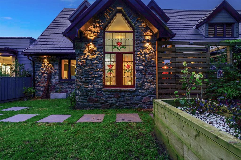 The Gables, Ashgrove Ave Night Window.jpg