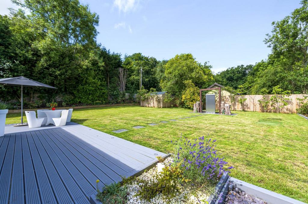 The Gables, Ashgrove Ave Rear Garden 2.jpg