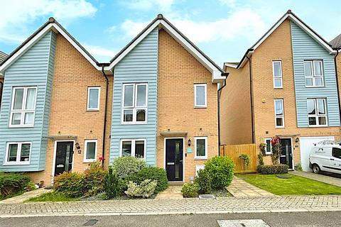 3 bedroom end of terrace house for sale, Bridgeview Close, Hemel Hempstead HP3