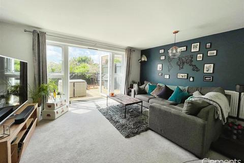 11 Bridgeview Close, Hemel Hempstead, HP3 9AD