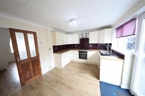 2 bedroom semi-detached house for sale, Bibury Close, Hull