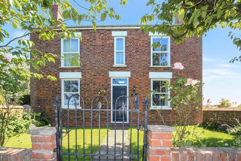 4 bedroom detached house for sale, Linwood Road, Market Rasen LN8