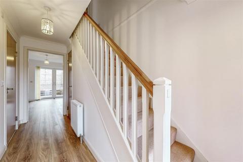 9 Berwick Brae, Perth, PH2 0TN