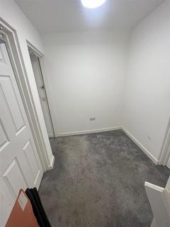 4 bedroom property to rent, Rooms 1-4, 8a Ironmarket Newcastle-under-Lyme ST5 1RF