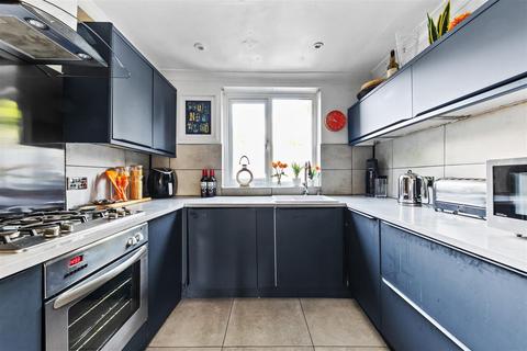 2 bedroom terraced house for sale, Holmesdale Road, London