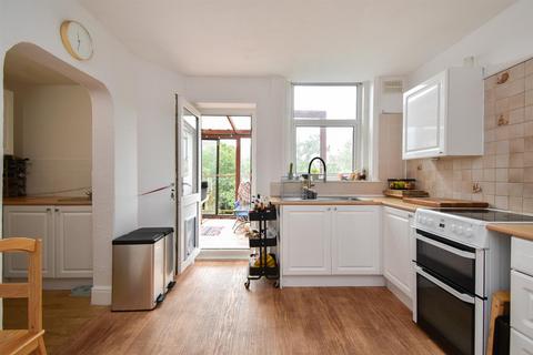 4 bedroom end of terrace house for sale, Edwin Road, Hastings