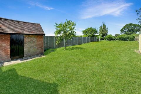 3 bedroom semi-detached house to rent, Mowden Hall Lane, Hatfield Peverel