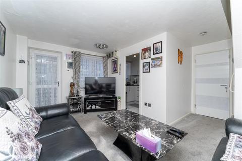 29 Hawthorn Close, Hounslow, TW5 9TG