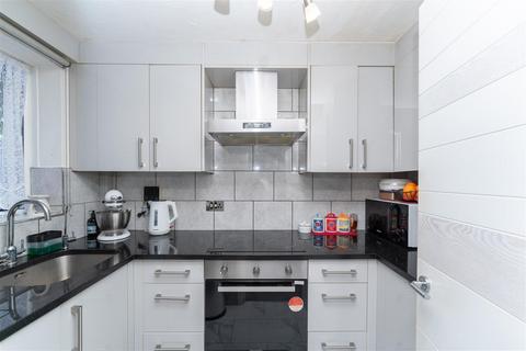 29 Hawthorn Close, Hounslow, TW5 9TG