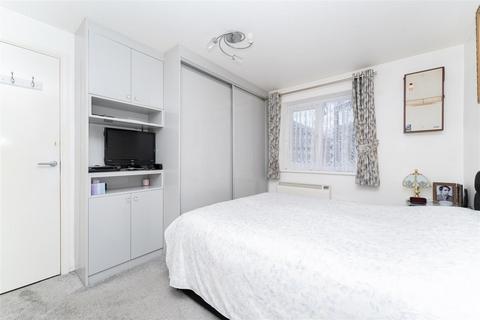 29 Hawthorn Close, Hounslow, TW5 9TG
