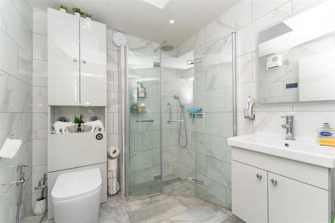 29 Hawthorn Close, Hounslow, TW5 9TG