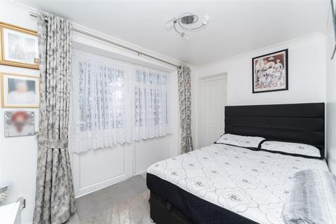29 Hawthorn Close, Hounslow, TW5 9TG