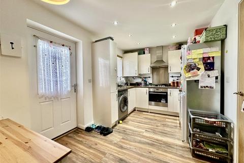 4 bedroom end of terrace house for sale, Cosby Walk, Leicester LE4