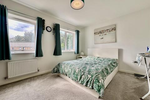 4 bedroom end of terrace house for sale, Cosby Walk, Leicester LE4