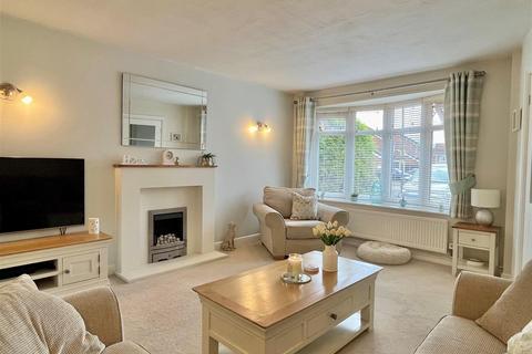 14 Ashtead Close, Minworth, Sutton Coldfield, B76 1YH