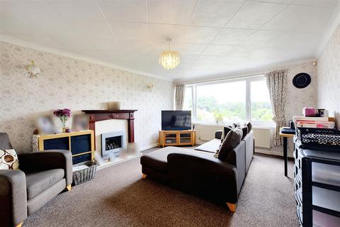 3 bedroom detached house for sale, Shenfield Gardens, Nottingham