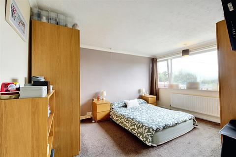 3 bedroom detached house for sale, Shenfield Gardens, Nottingham