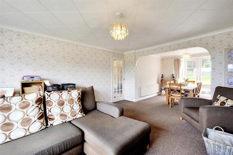 3 bedroom detached house for sale, Shenfield Gardens, Nottingham