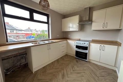 3 bedroom semi-detached house to rent, Backhold Drive, Siddal, Halifax