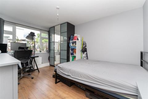 2 bedroom maisonette for sale, Rosebank Road, Hanwell