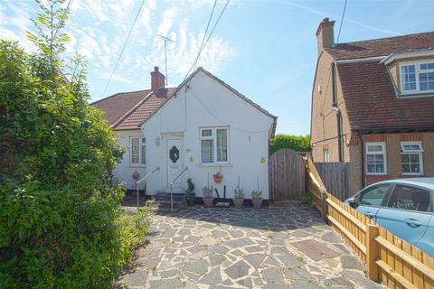 2 bedroom semi-detached bungalow for sale, Chestnut Avenue, Billericay CM12