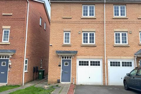 3 bedroom townhouse to rent, Water Avens Way, Stockton-On-Tees
