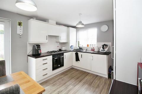 3 bedroom detached house for sale, Woodend Square, Shipley BD18