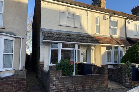 3 bedroom semi-detached house to rent, Beatrice Street, Kempston, Bedford