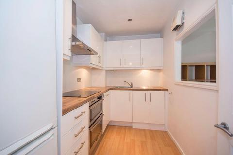 1 bedroom flat to rent, Clapham Park Road, Clapham SW4
