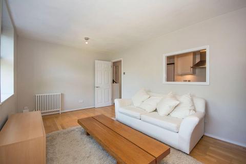 1 bedroom flat to rent, Clapham Park Road, Clapham SW4