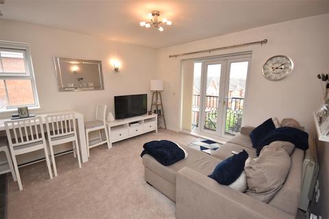 2 bedroom apartment to rent, Reins Croft, Neston