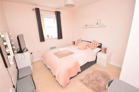 2 bedroom apartment to rent, Reins Croft, Neston