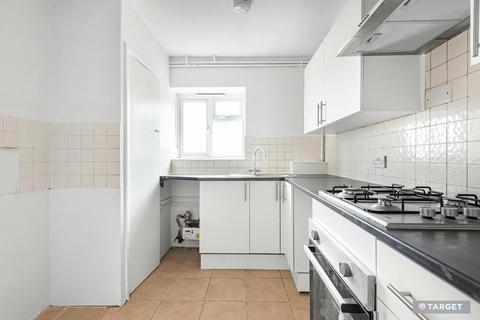 2 bedroom flat for sale, Charlton Road, London N9