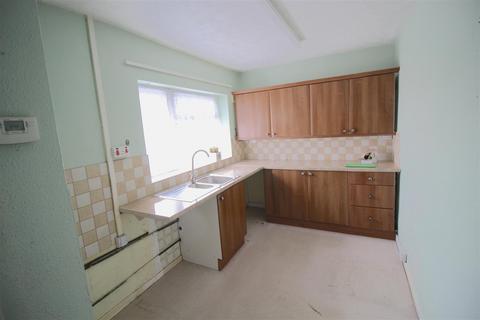 2 bedroom flat to rent, Whateley Crescent, Birmingham B36