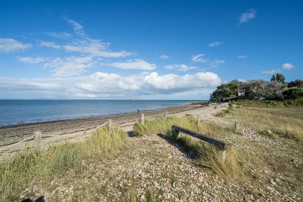 Communal gardens leading to the beach