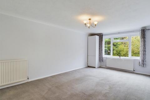 1 bedroom property to rent, London Road, Patcham, Brighton